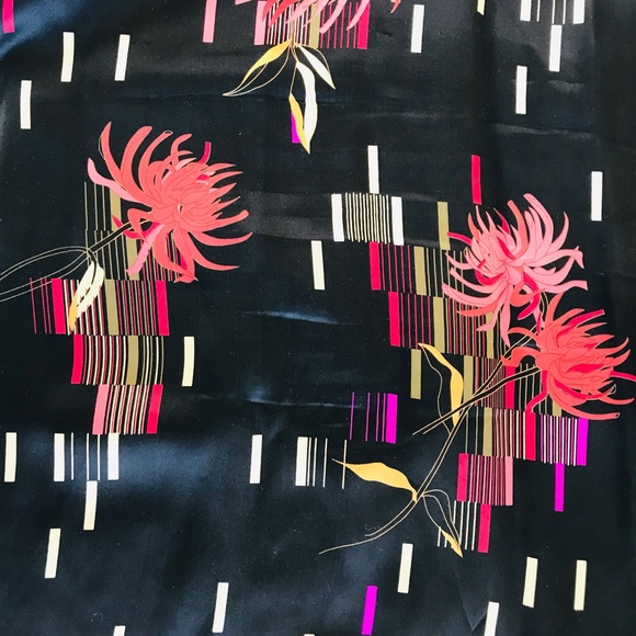 French Connection sleeveless mock neck dress. Size 6 - Picture 5 of 5